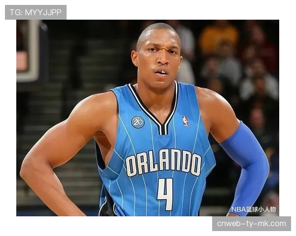 季前赛特写:风暴新秀中锋完成生涯首次封盖后,与场边母亲激动相拥